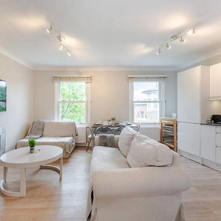 Cosy 2 Bed In Kensington Olympia Appartement Londen Buitenkant foto