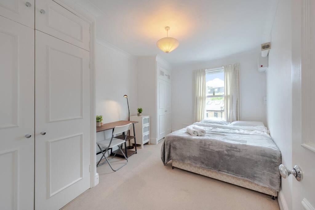 Cosy 2 Bed In Kensington Olympia Appartement Londen Buitenkant foto