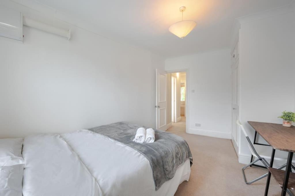 Cosy 2 Bed In Kensington Olympia Appartement Londen Buitenkant foto