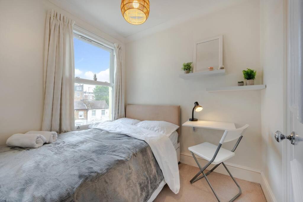 Cosy 2 Bed In Kensington Olympia Appartement Londen Buitenkant foto